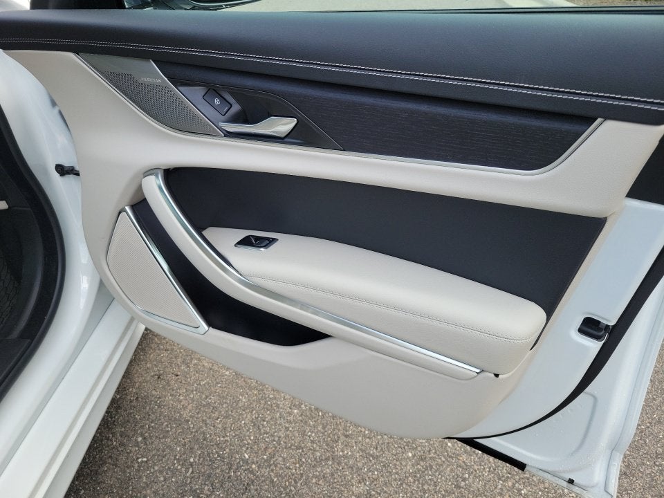 2024 Jaguar XF R-Dynamic SE