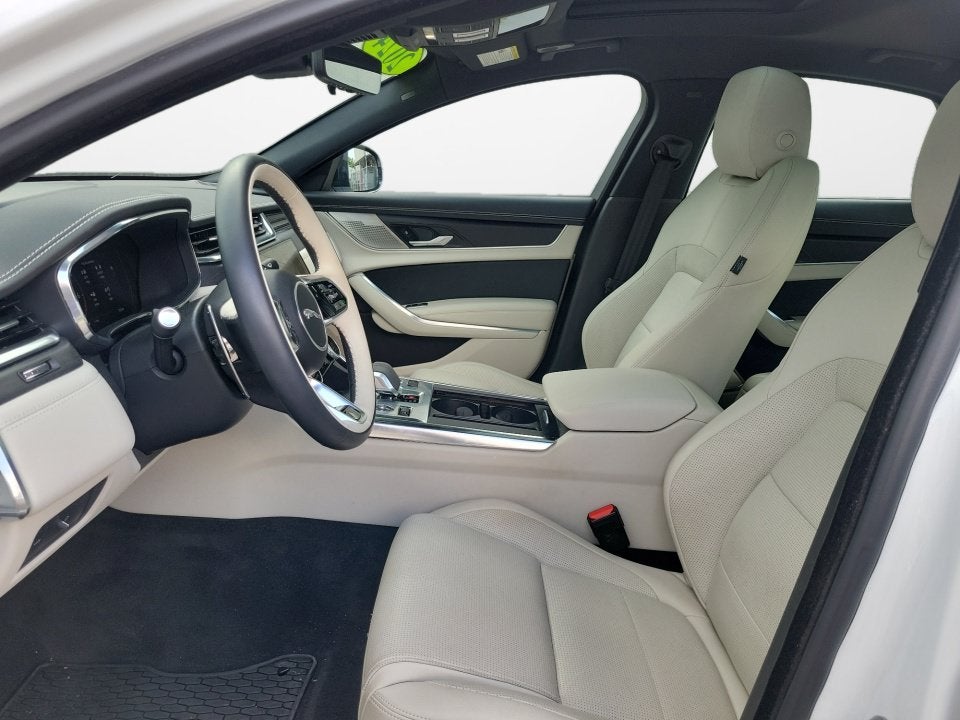 2024 Jaguar XF R-Dynamic SE